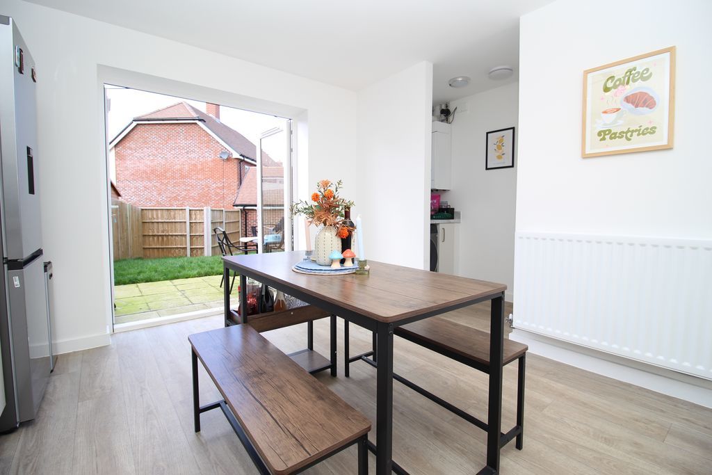 Property photo 2 of 18 Dining Area