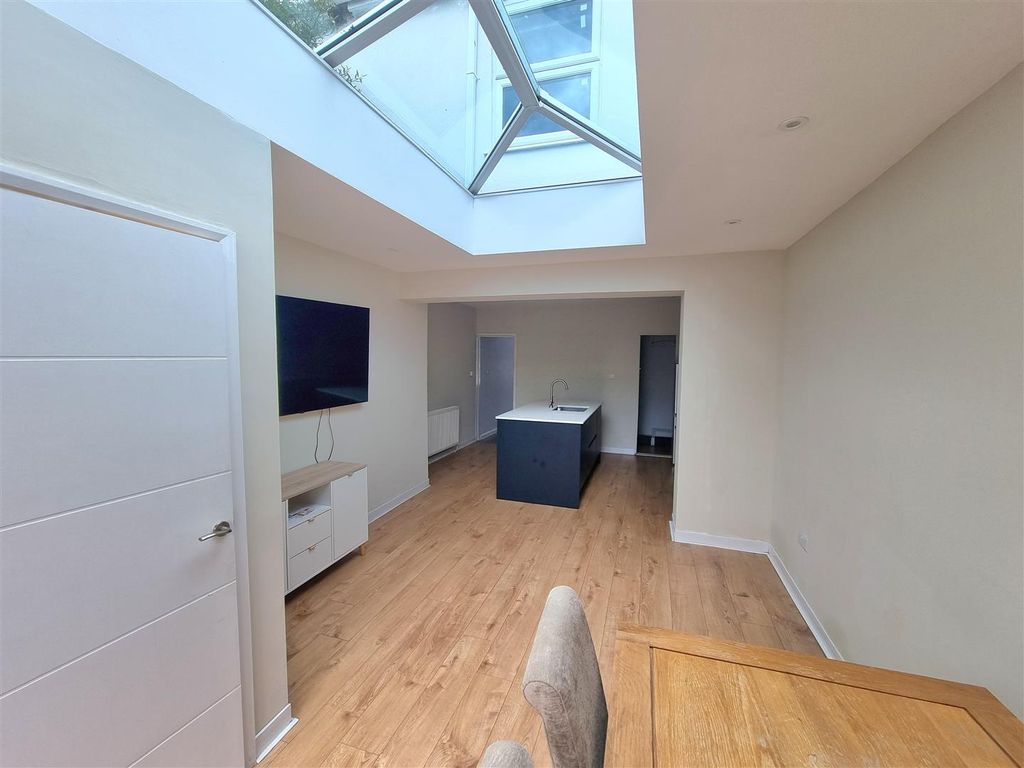 Property photo 3 of 17 Sitting Room