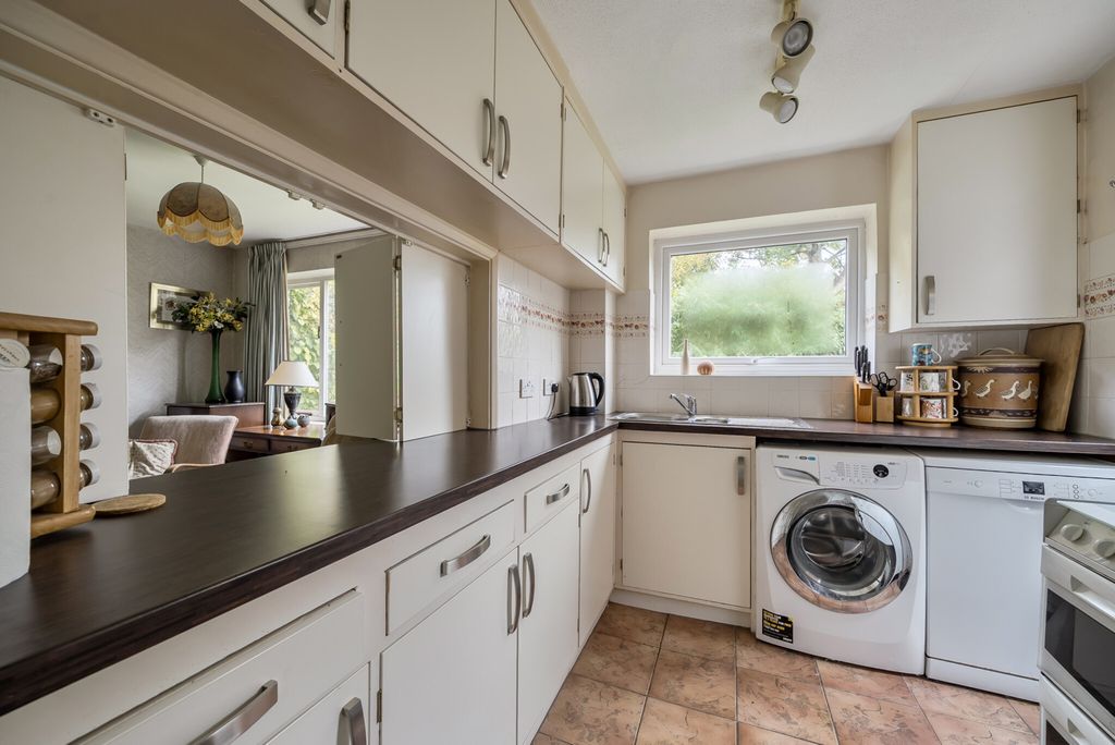 Property photo 2 of 27 1369886-10-68F8A8...