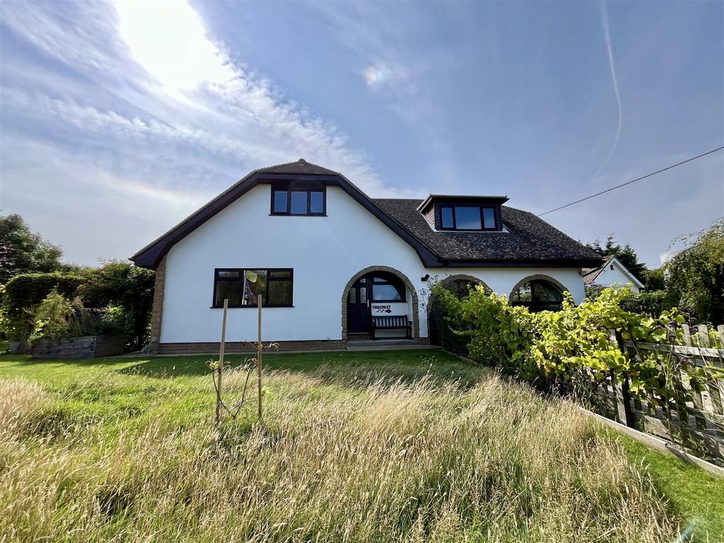 Property photo 1 of 32