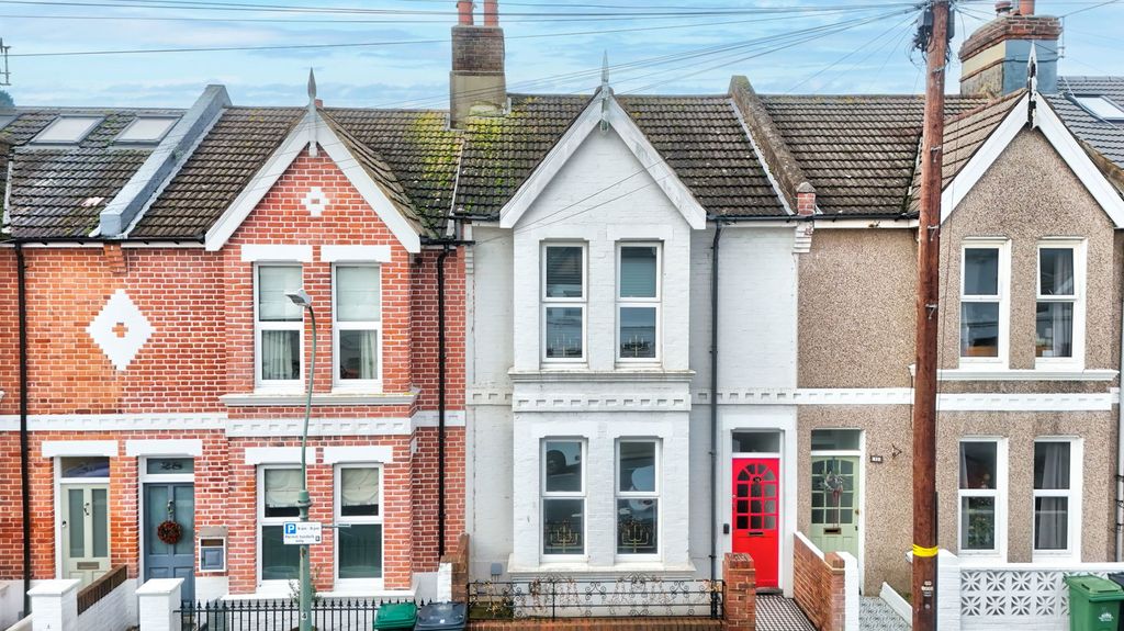 Property photo 1 of 19