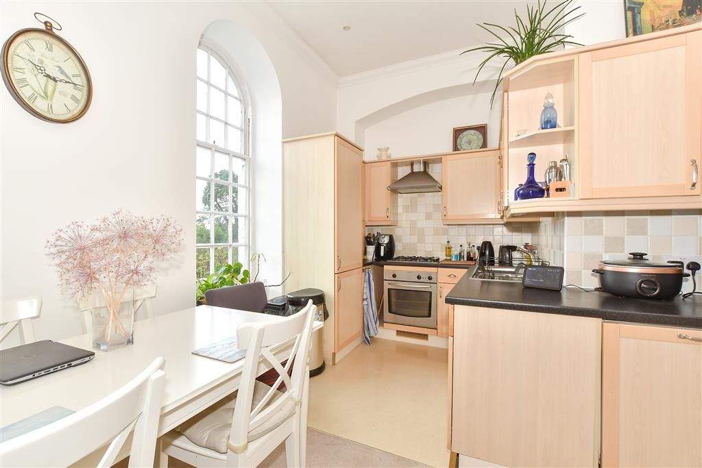 Property photo 1 of 13 Lounge/Kitchen