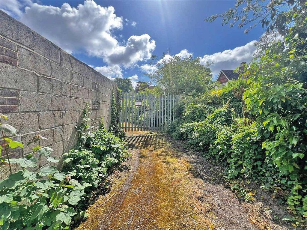 Property photo 2 of 6