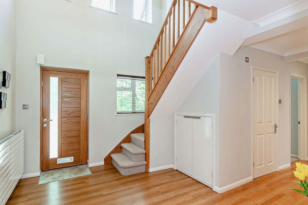 Property photo 2 of 26