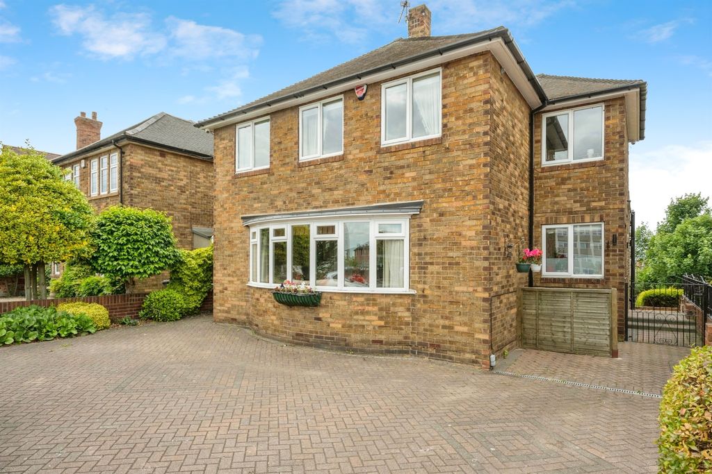 Property photo 1 of 21