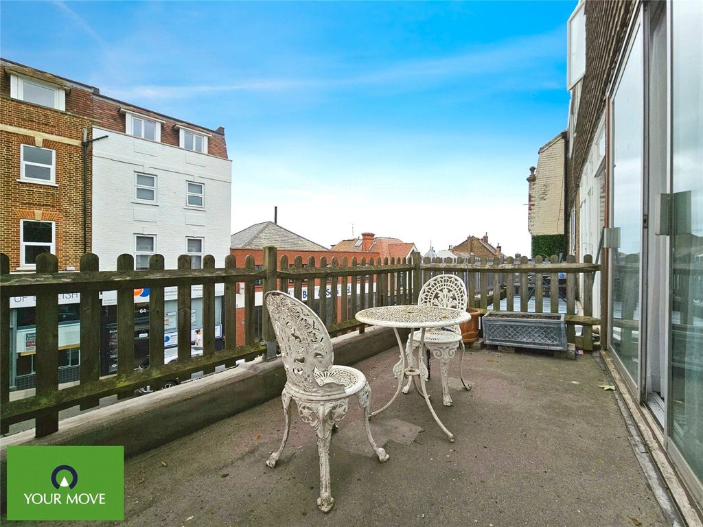 Property photo 3 of 10 Balcony