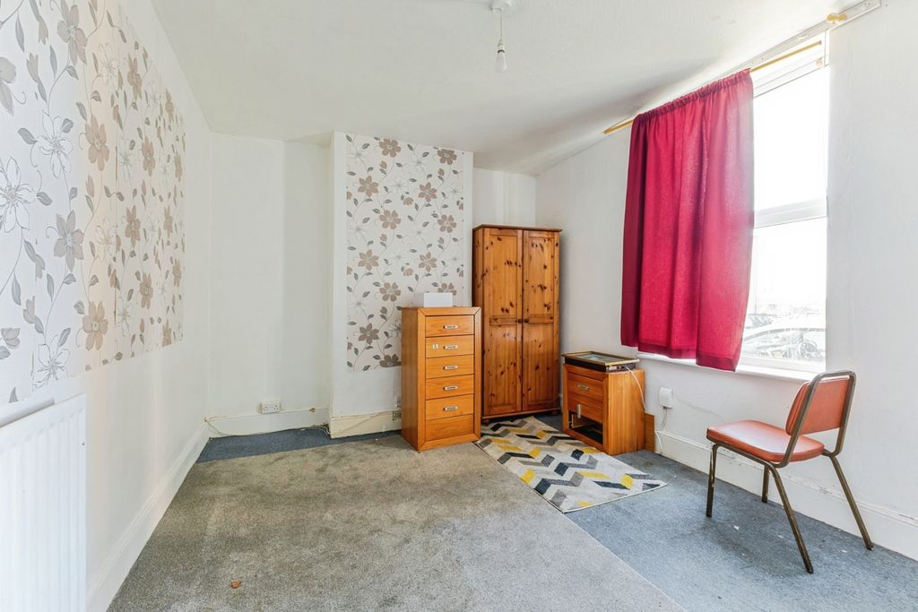 Property photo 3 of 20 Pbox-Img.Jpg