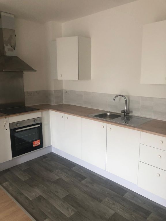 Property photo 1 of 14 Available 2 Bedroom Flat In Springfield Road, M3