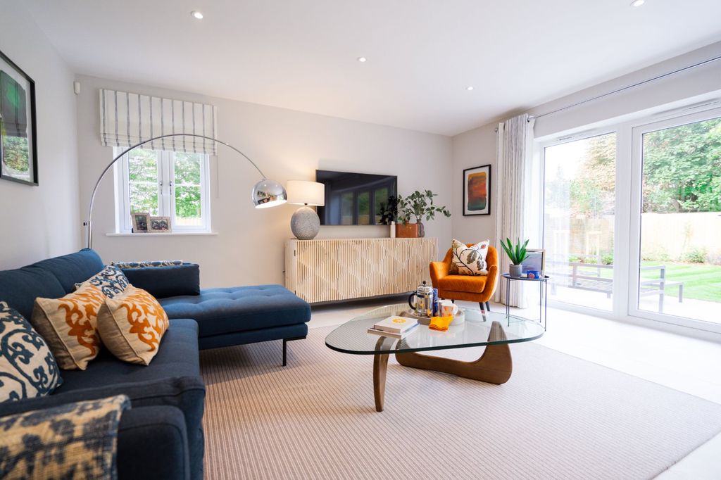 Property photo 3 of 9 * Previous Build