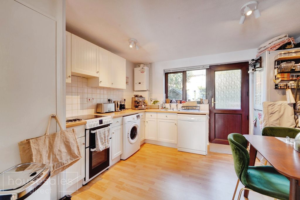 Property photo 2 of 10