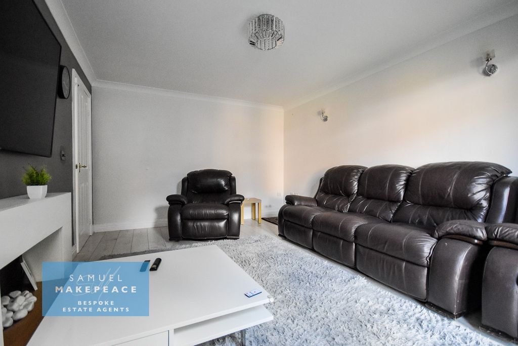 Property photo 3 of 19 Lych (4)