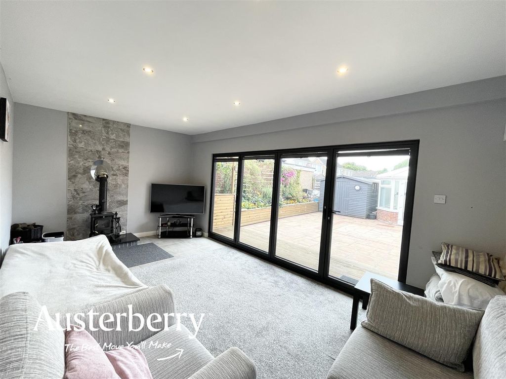 Property photo 2 of 33 Img_1322.Jpg