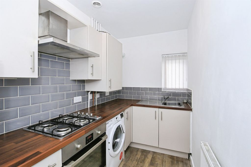 Property photo 3 of 14