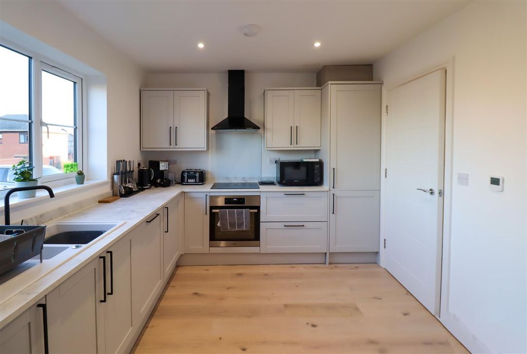 Property photo 3 of 9 3.Jpg