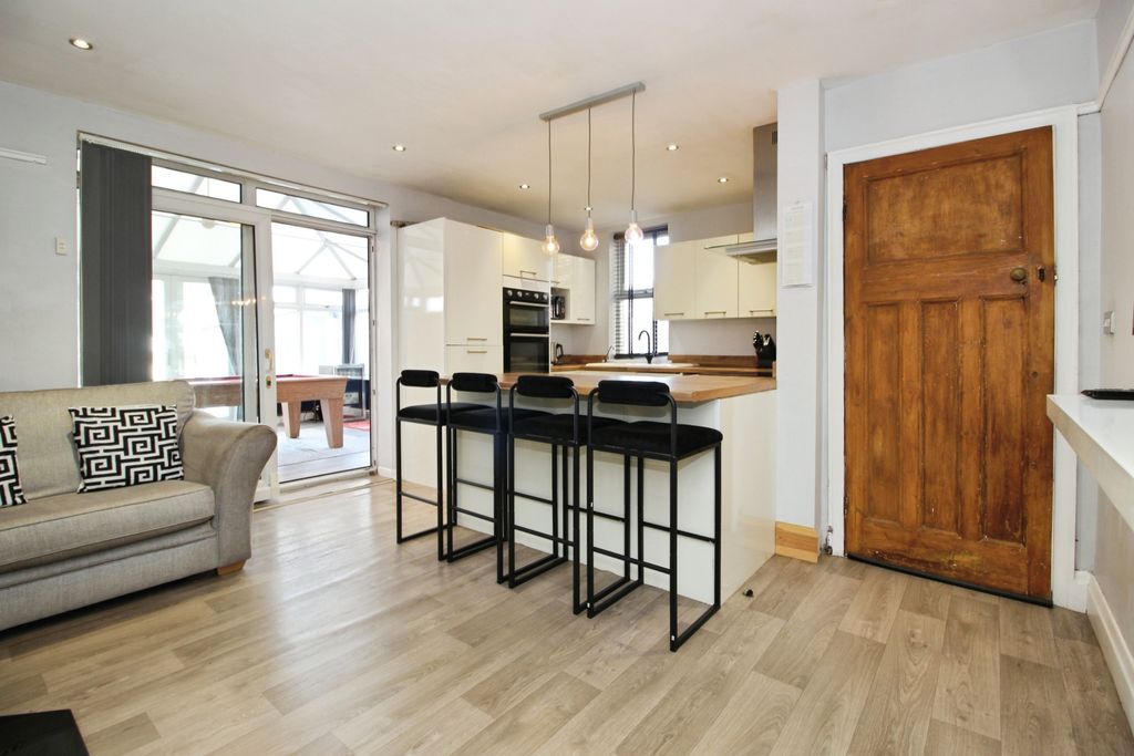 Property photo 3 of 15 Kitchen/Dining Room