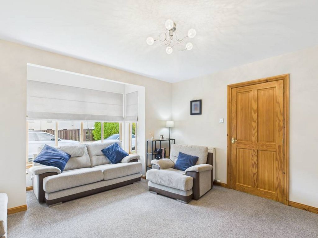 Property photo 3 of 28