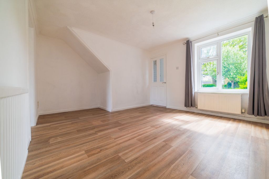 Property photo 3 of 13 Call 02920 454555 To Secure Your Viewing_1