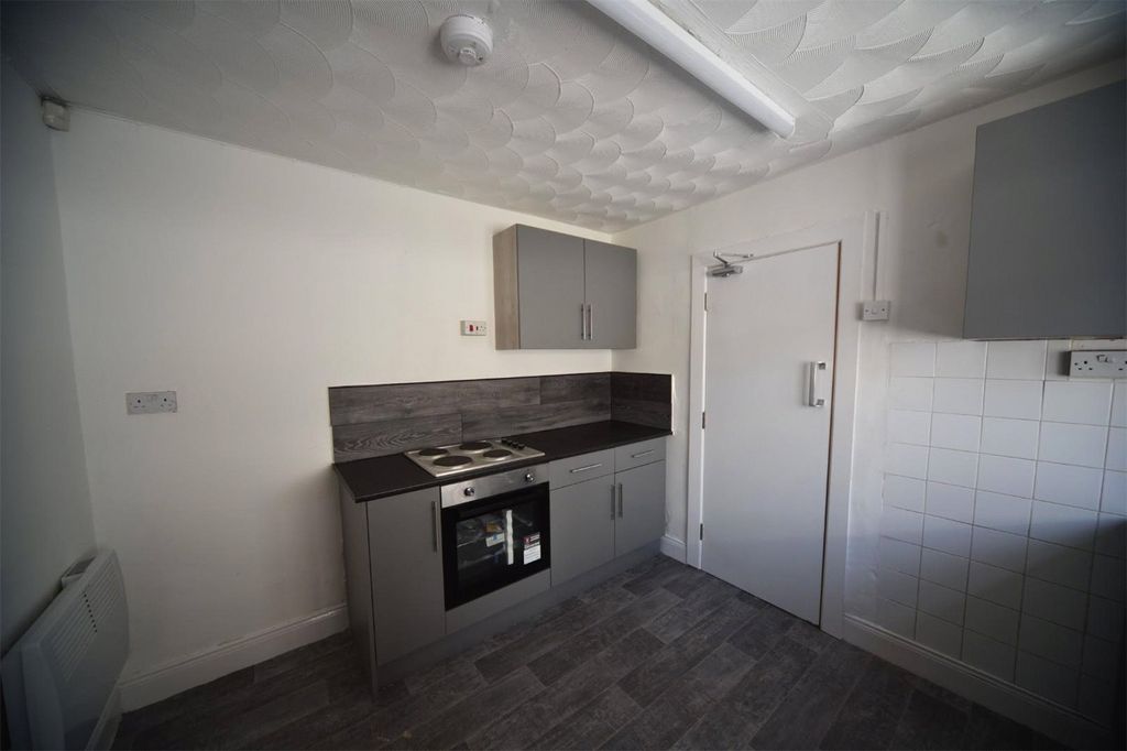 Property photo 3 of 4 Kitchen 2.Jpg