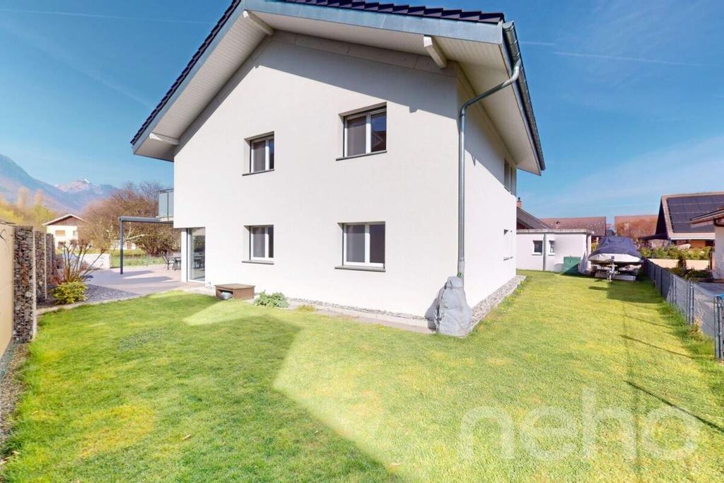 Property photo 3 of 13