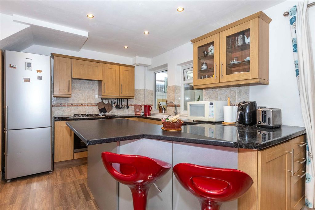 Property photo 2 of 18 Melville Way-10.Jpg