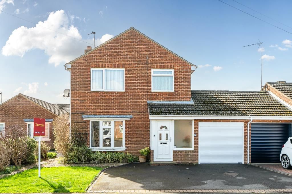 Property photo 2 of 20 Front Aspect