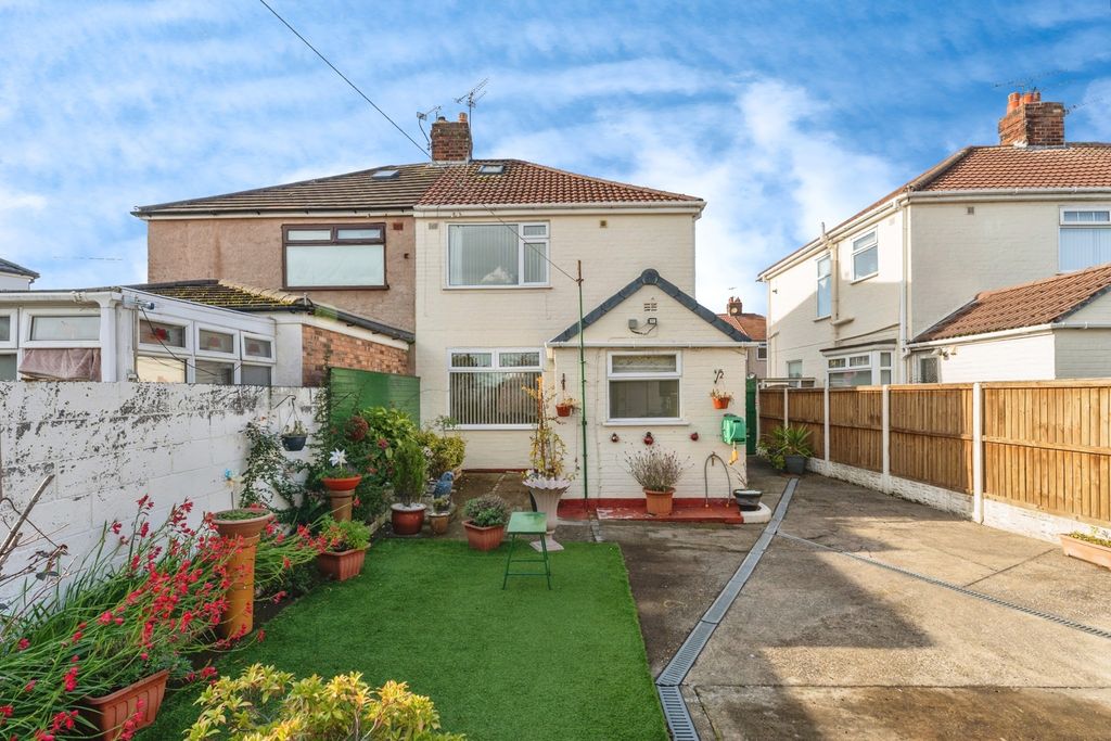 Property photo 2 of 17 Photo