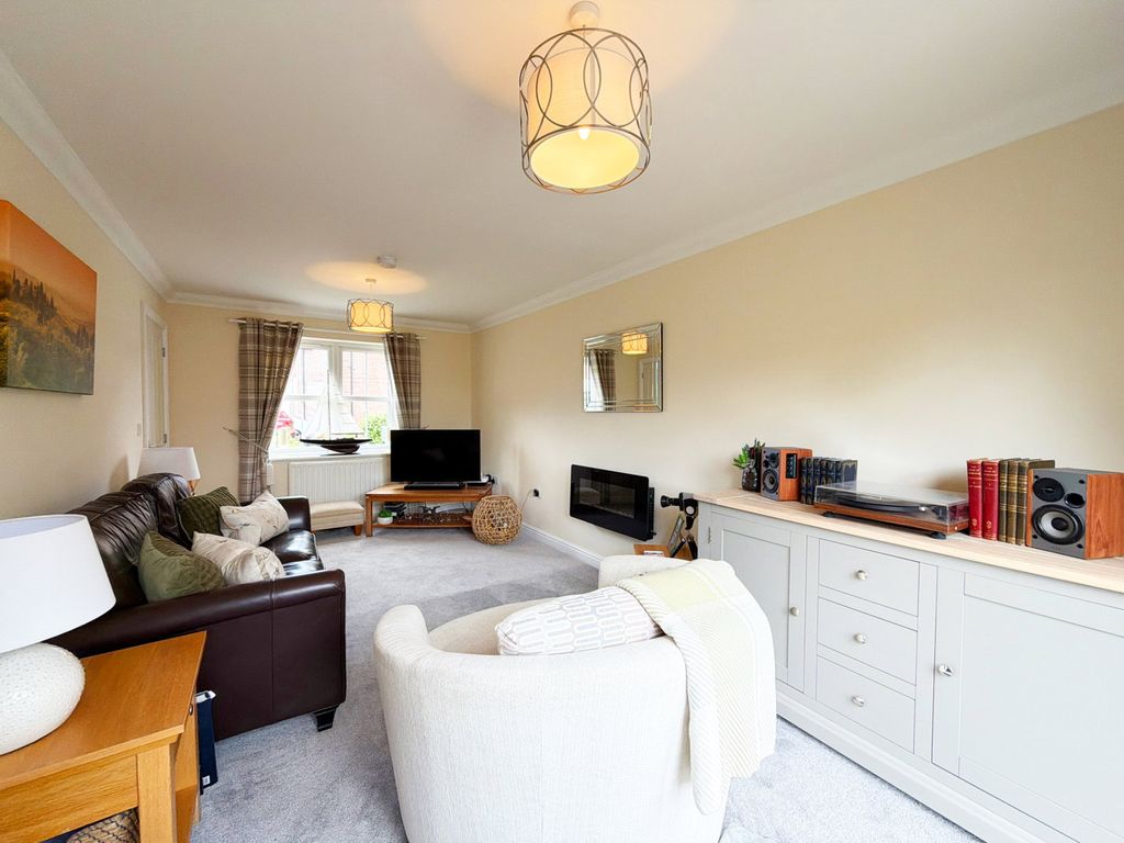 Property photo 3 of 21