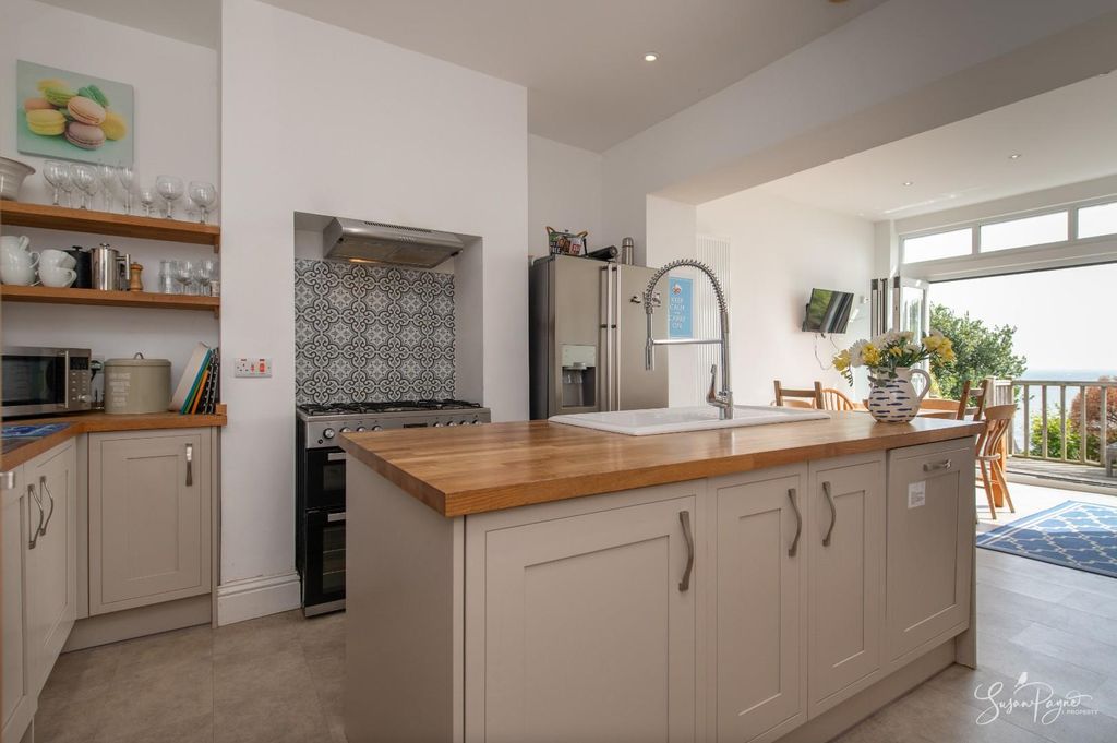 Property photo 3 of 32 Kitchen - Diner