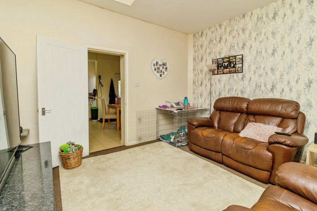 Property photo 2 of 19 Pbox-Img.Jpg