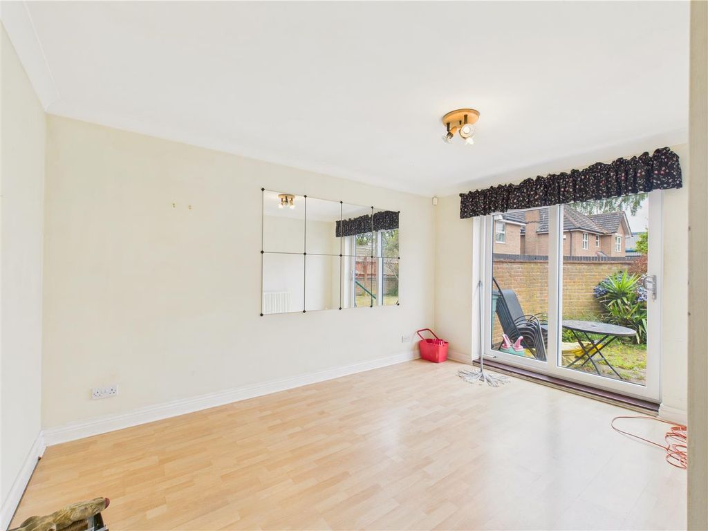 Property photo 3 of 14 Dining Room