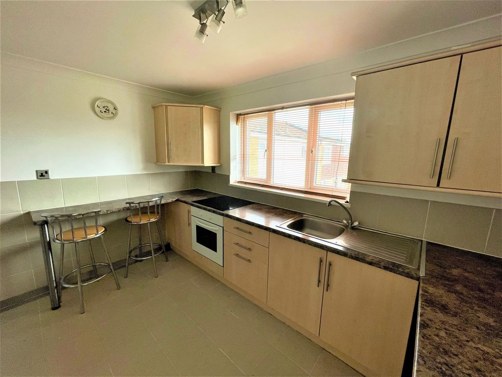 Property photo 2 of 5 Photo 02