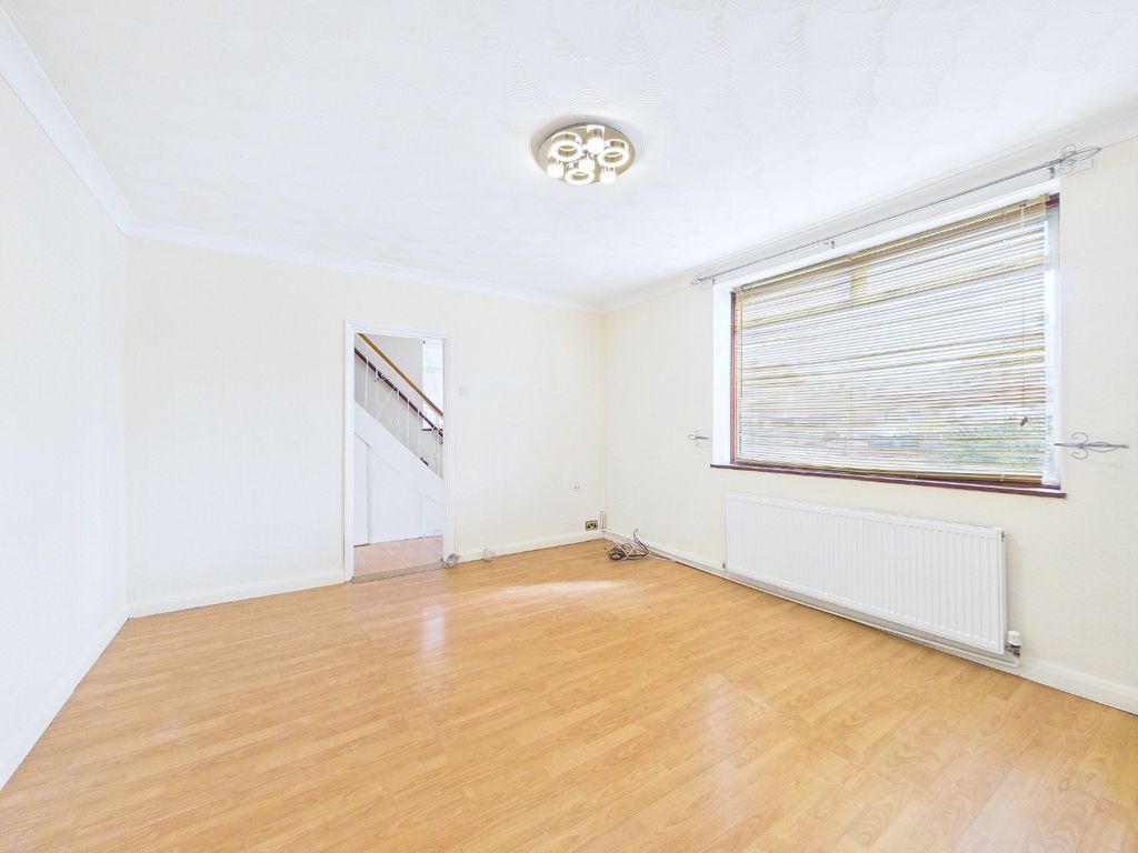 Property photo 3 of 14 4671592