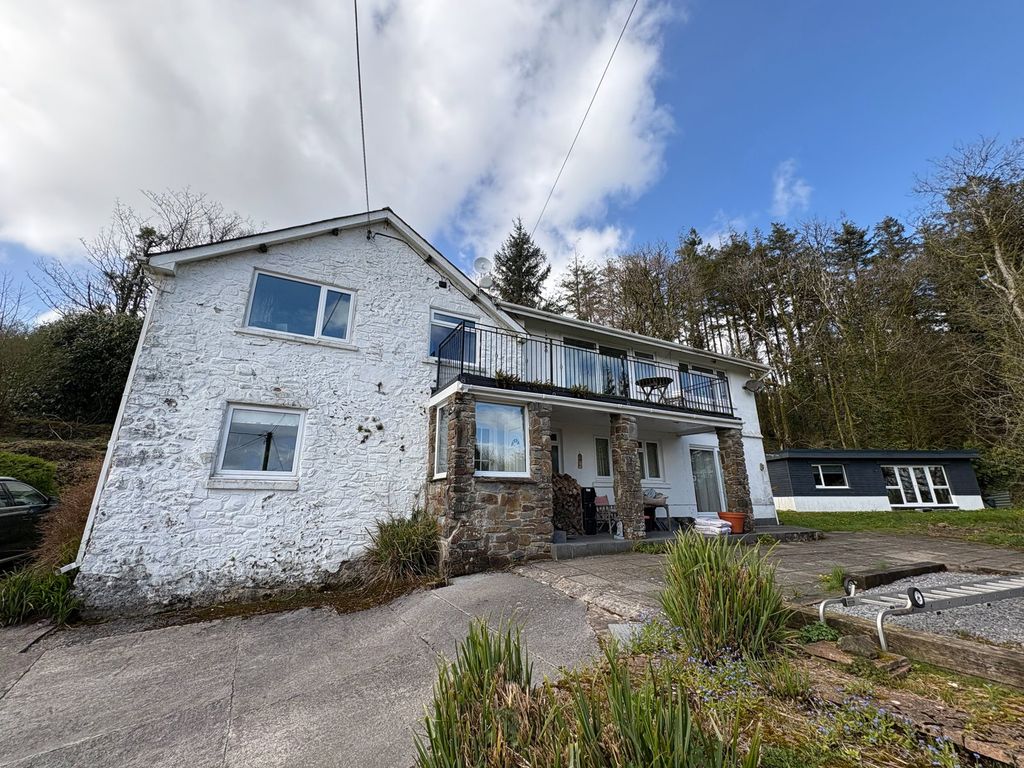 Property photo 1 of 41