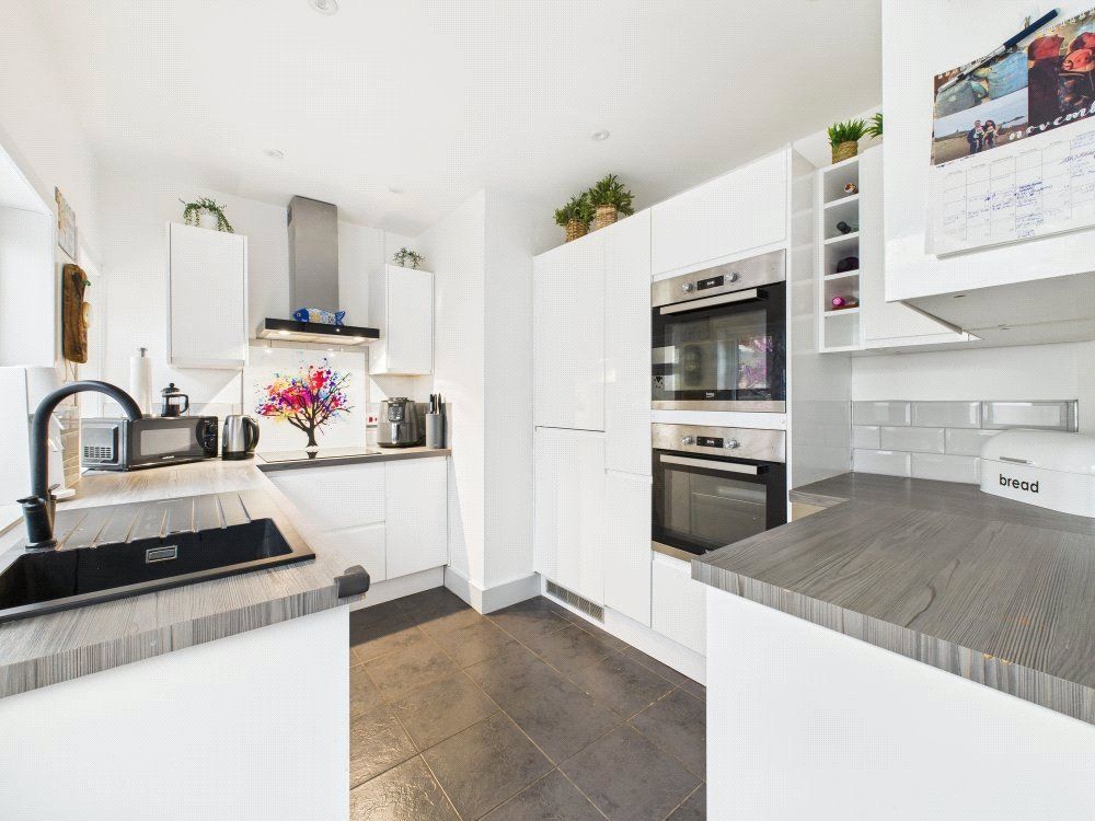 Property photo 2 of 19 Picture No. 11