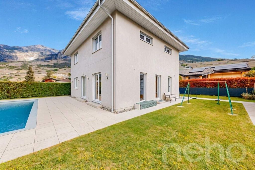 Property photo 3 of 13