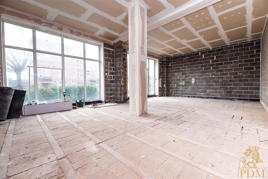 Property photo 3 of 9 Unit 1, Pavior Point, Pavior Road (2 Of 25).Jpg