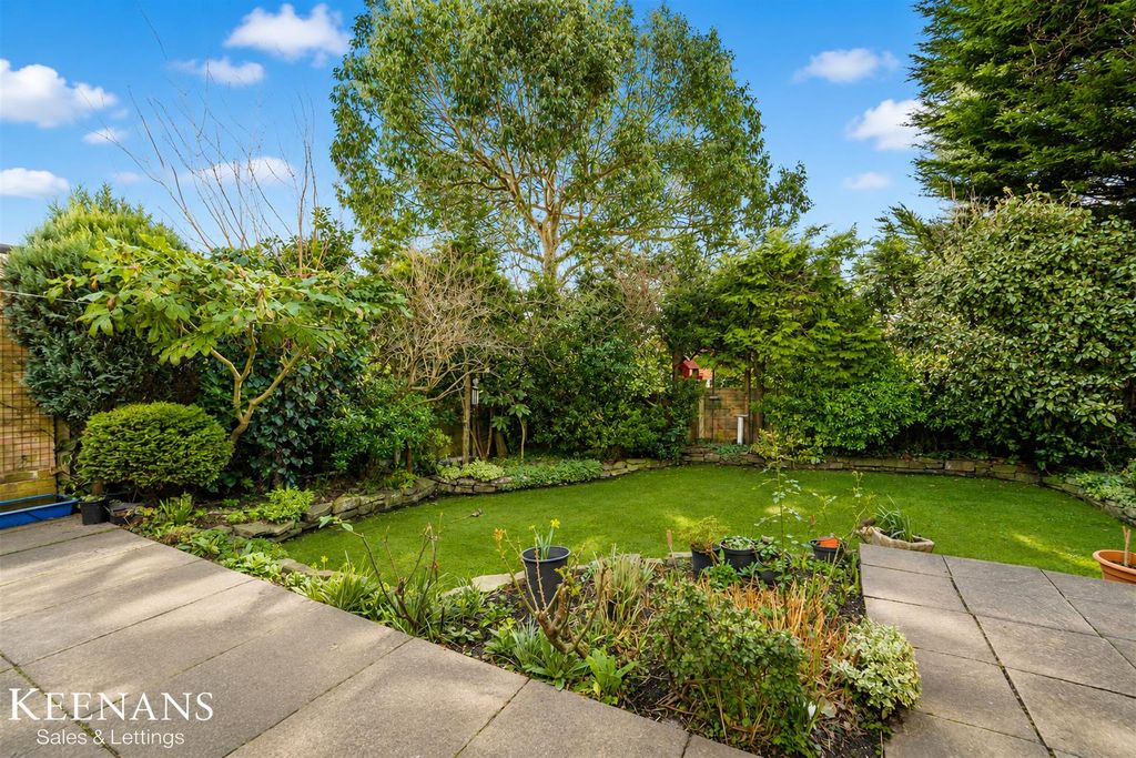 Property photo 2 of 27 74846144-4ba9-4Ec0-86A2-069ce48Fb891.Png