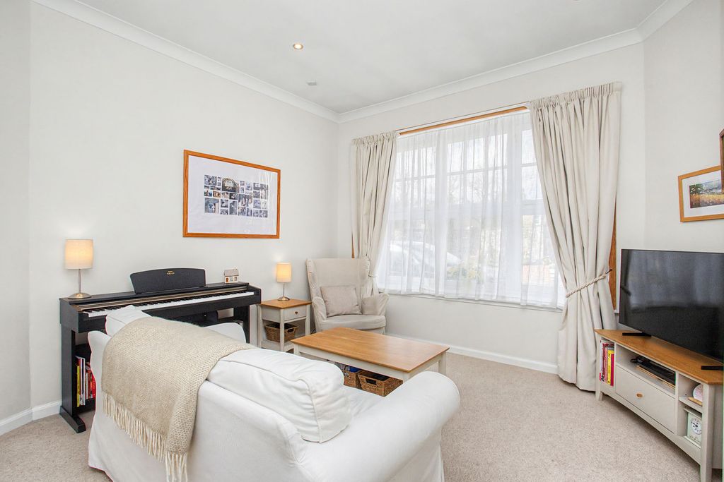 Property photo 2 of 14 Property Image 2