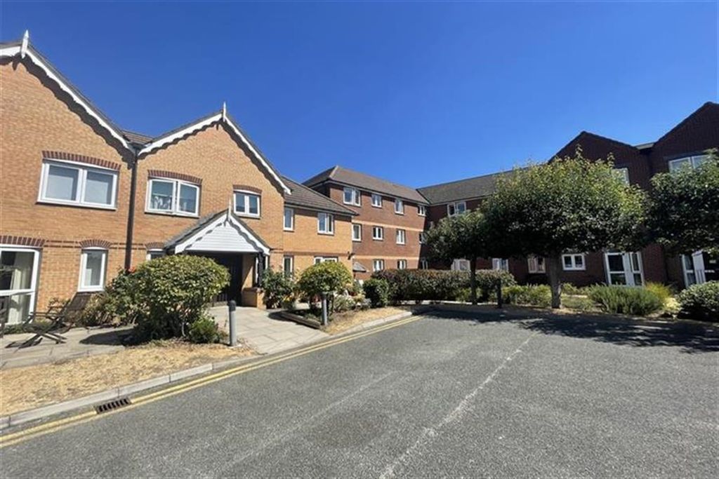 Property photo 1 of 9 (Main)