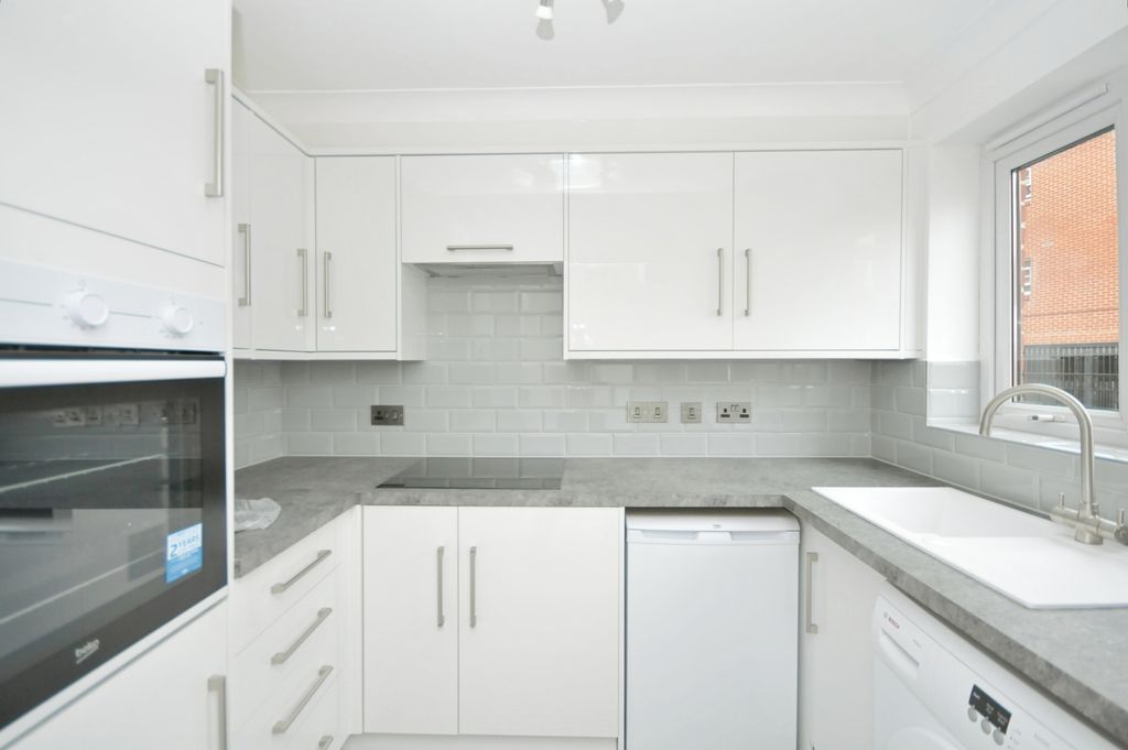 Property photo 3 of 17 Photo