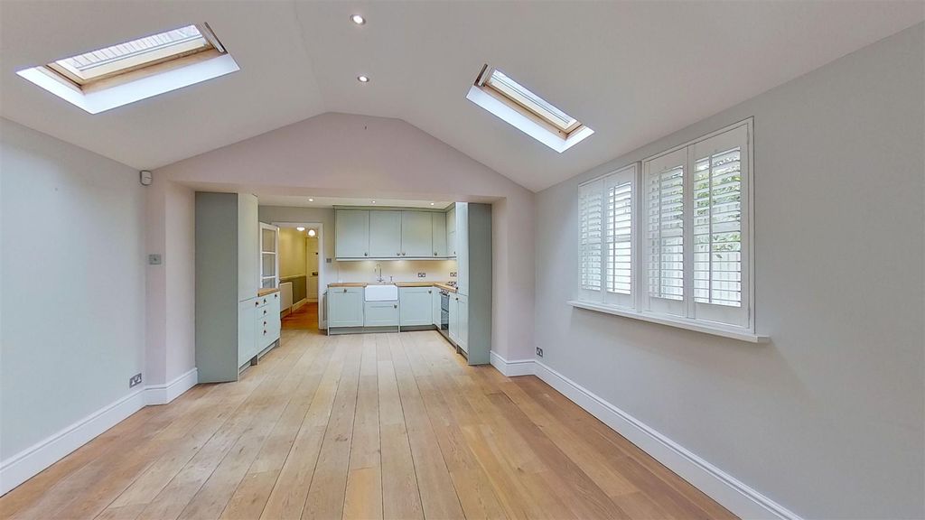 Property photo 3 of 21 Gff-Brodrick-Road-Wandsworth-Sw17-09302021_184615.