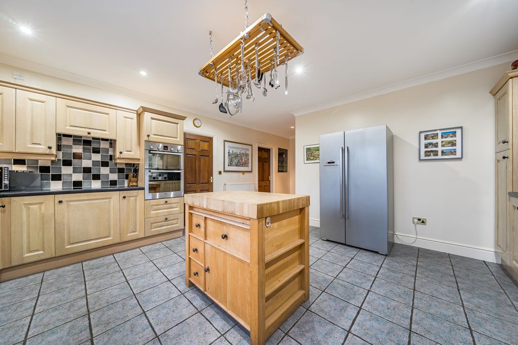 Property photo 3 of 33 1401800-21-69778B90c066B