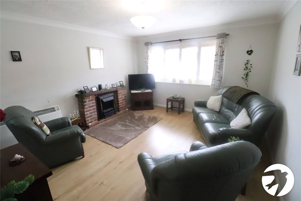 Property photo 2 of 12 Picture No. 18