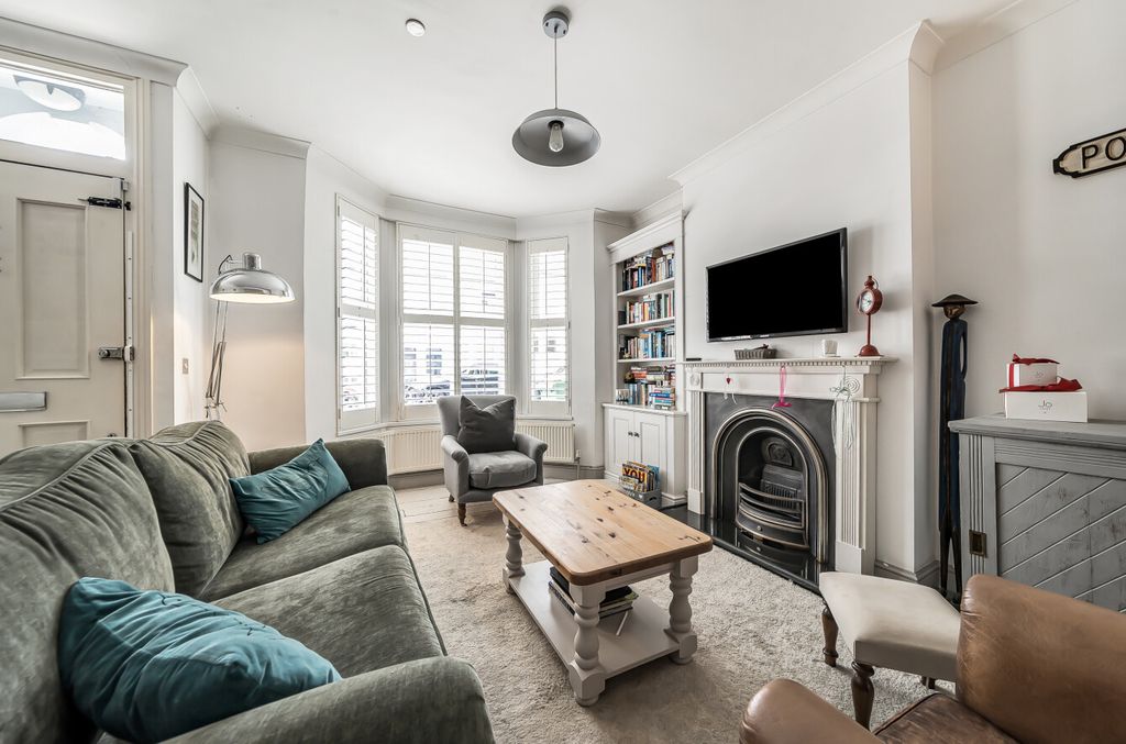Property photo 2 of 18 1320724-7-686c131...