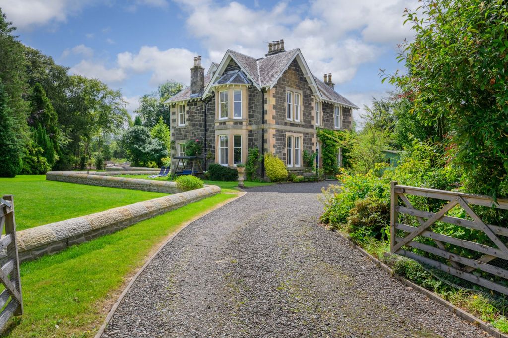 Property photo 1 of 29 Glenbuckie