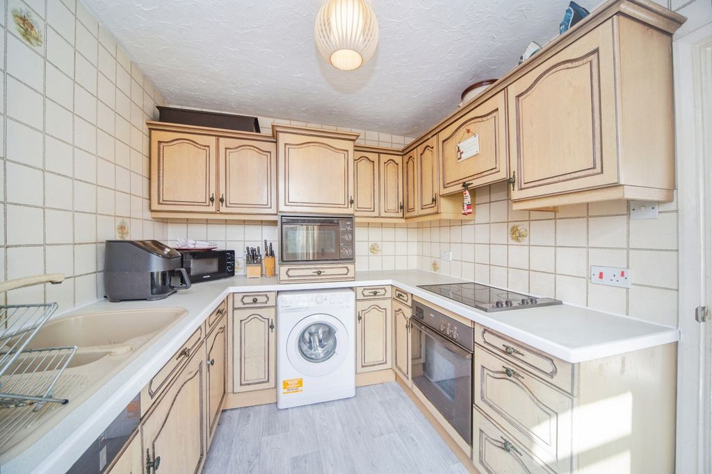 Property photo 3 of 12 Pbox-Img.Jpg