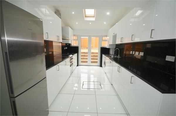Property photo 2 of 16 4