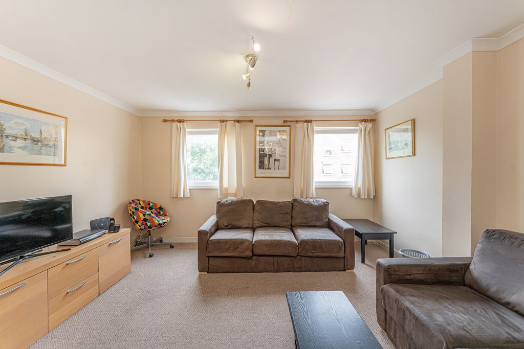 Property photo 3 of 12