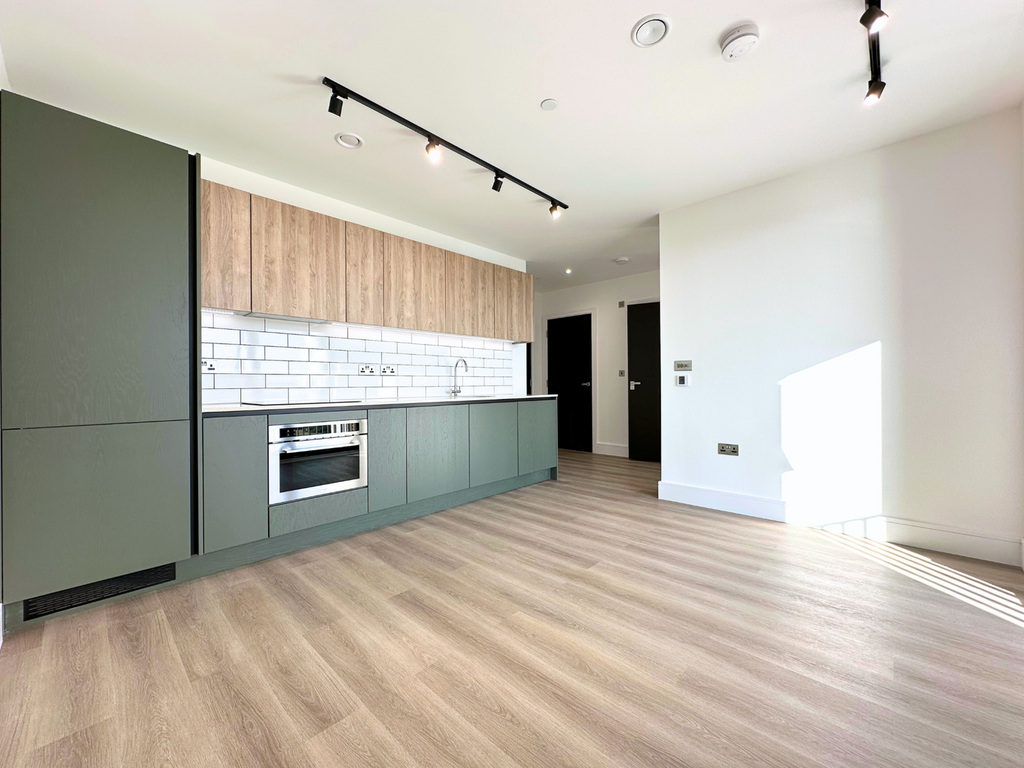 Property photo 3 of 10 Kitchen