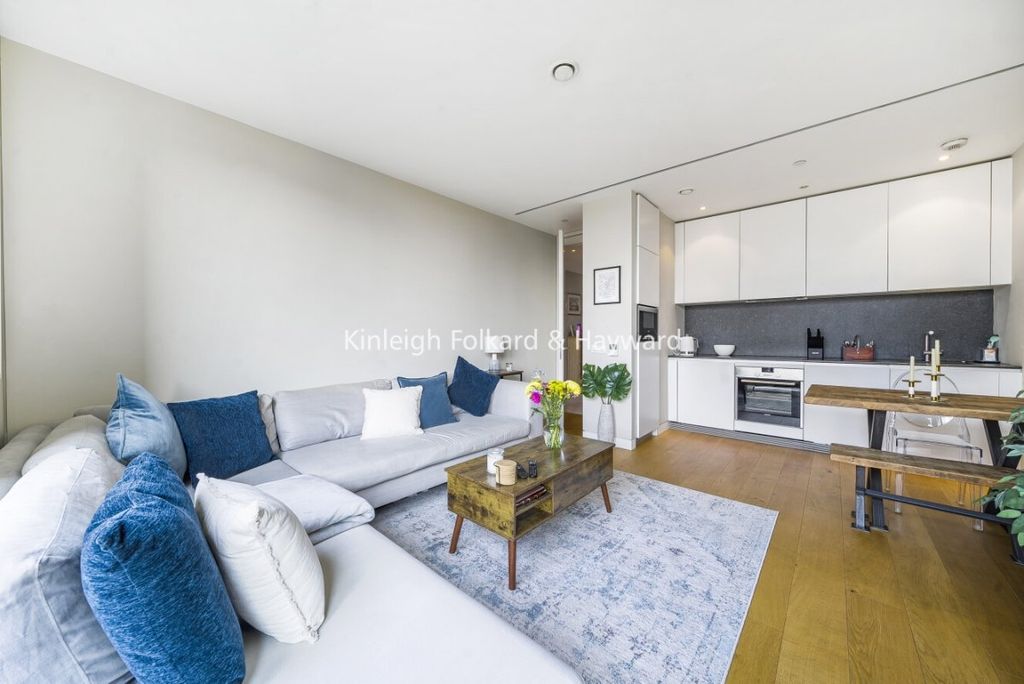 Property photo 2 of 19 9c8F5c0B-1495-4c0A-B